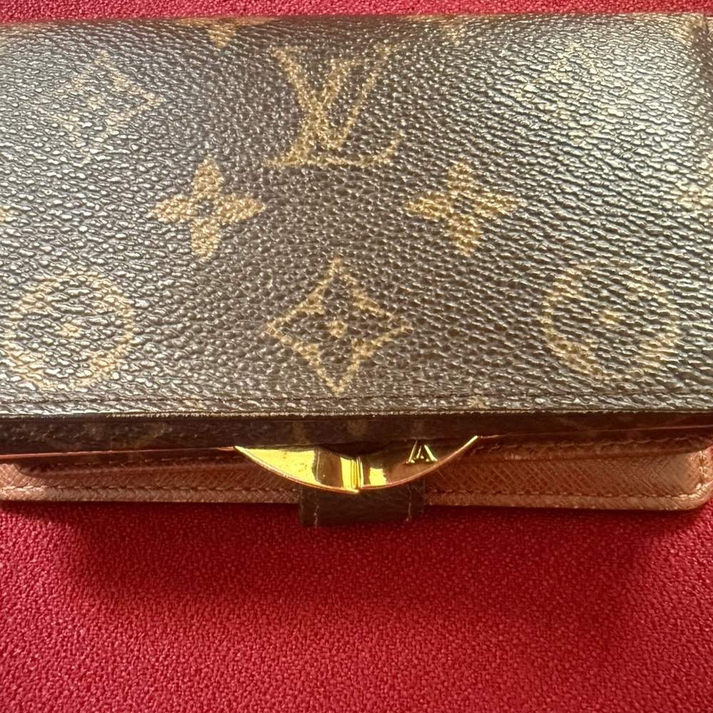 Louis Vuitton Small Kiss Lock Monogram Wallet